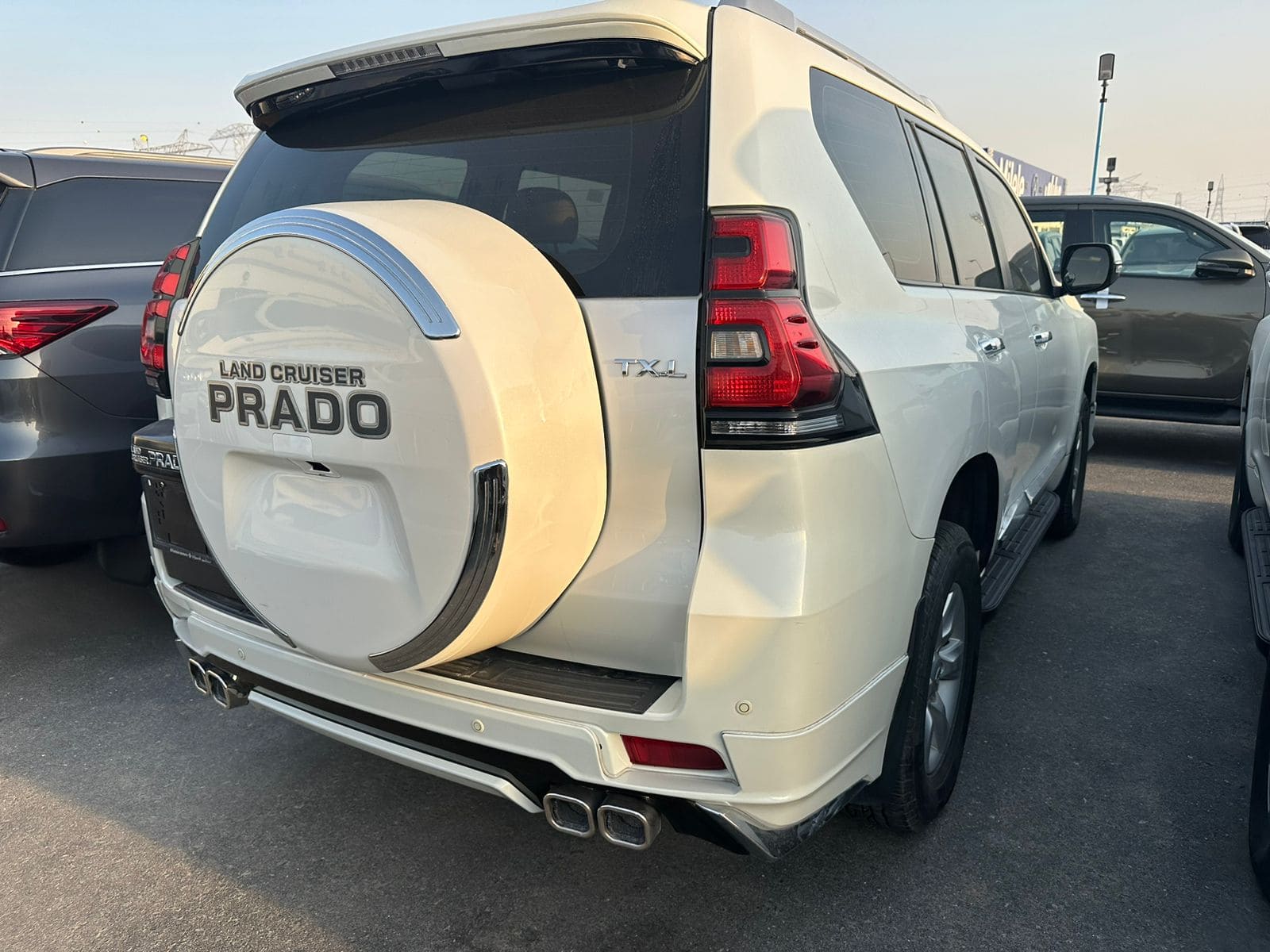 Modern SUV with AC and luggage space